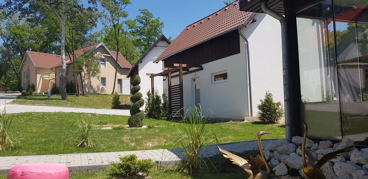 Kenese-Voelgye Villahotel Balatonkenese Exterior foto